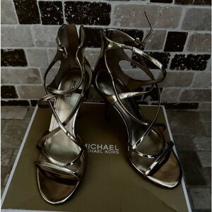 Micheal Kors Toe Pale Gold Leather 4 inch heel, zipper back of heels